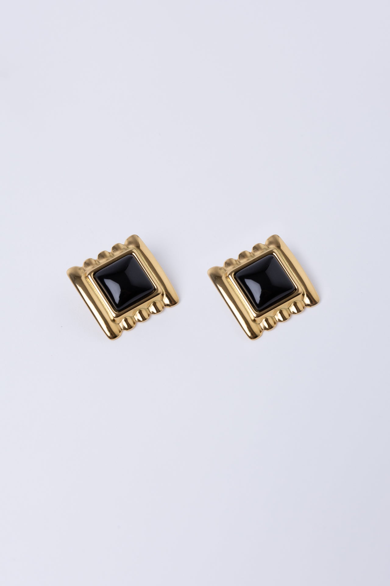 MOLLY EARRINGS BLACK