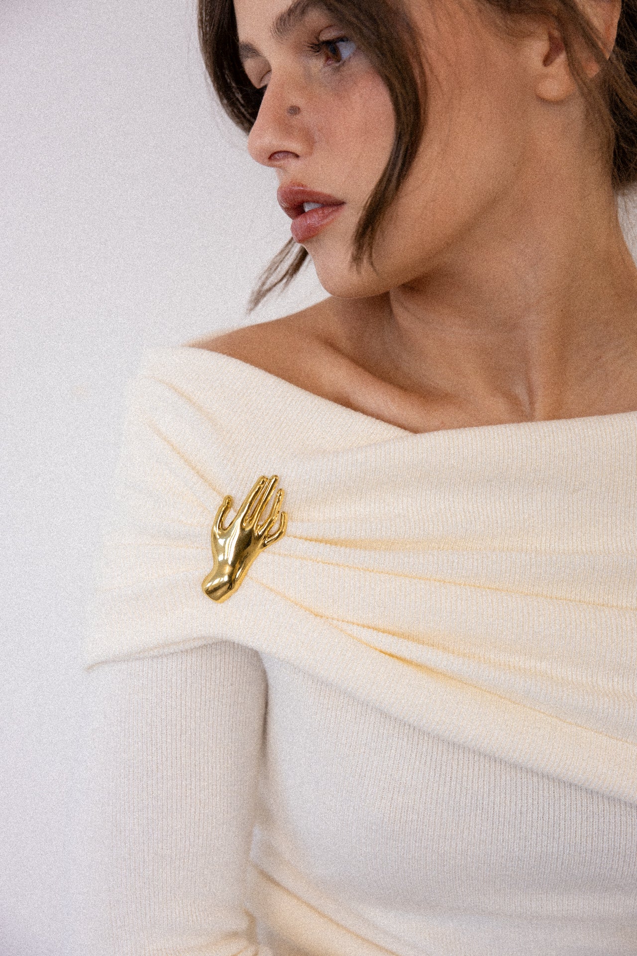 MAIN BROOCH