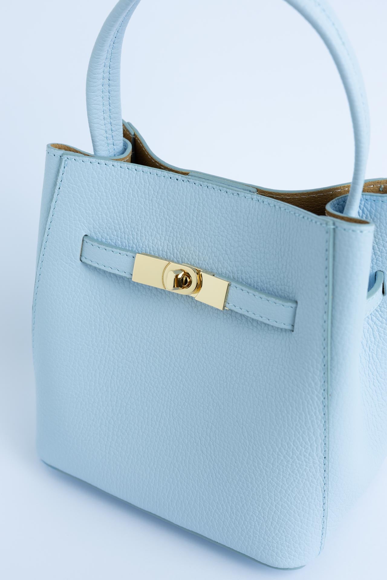 BUCKET BLUE