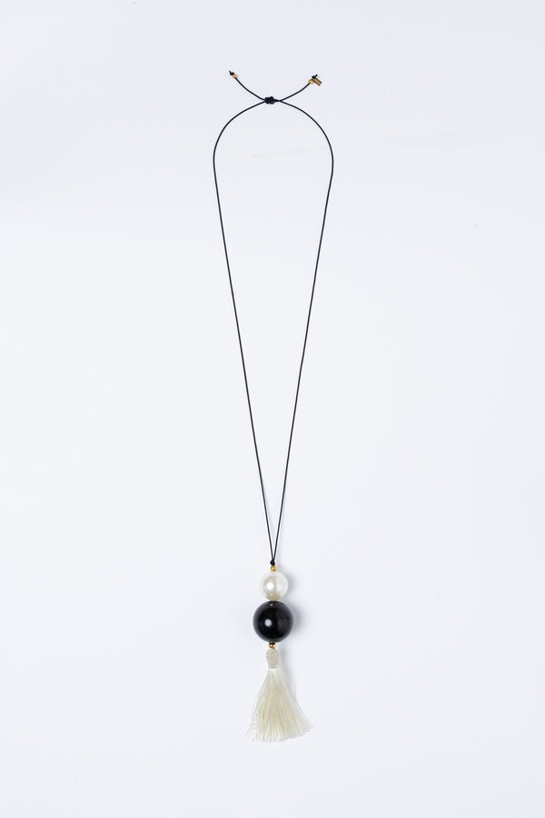 IVORY NECKLACE BLACK