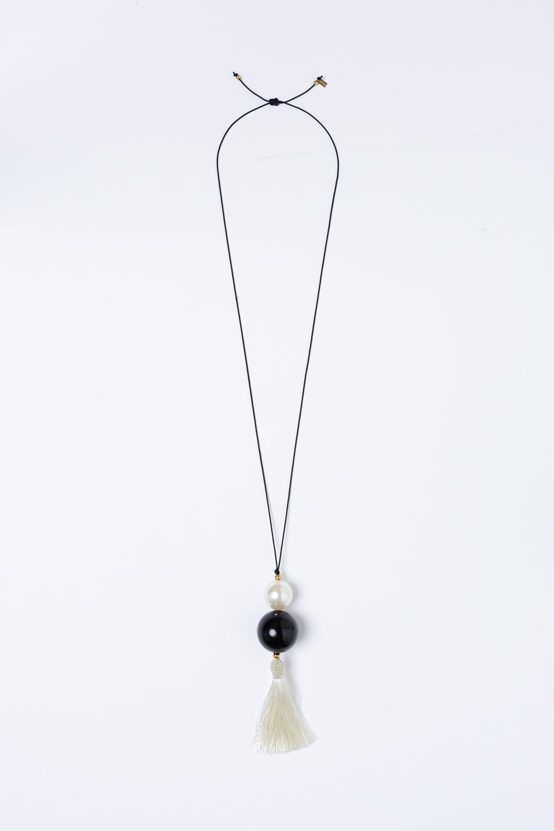 IVORY NECKLACE BLACK