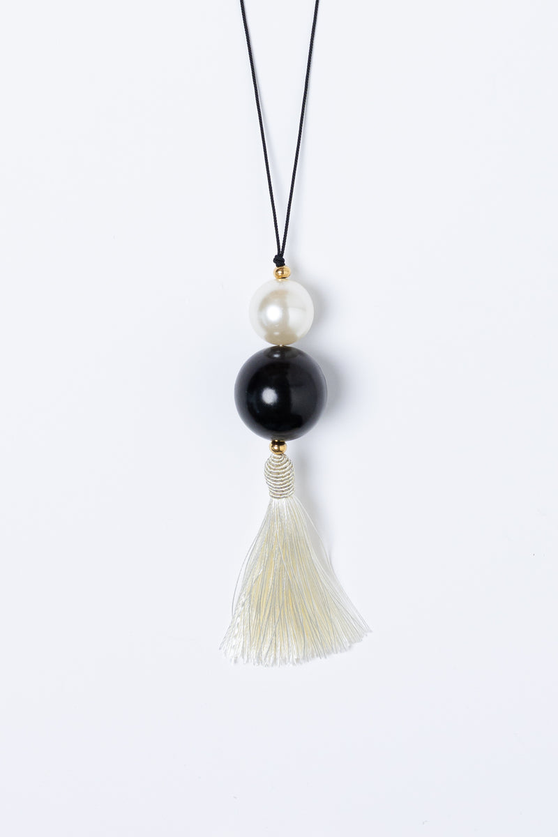 IVORY NECKLACE BLACK