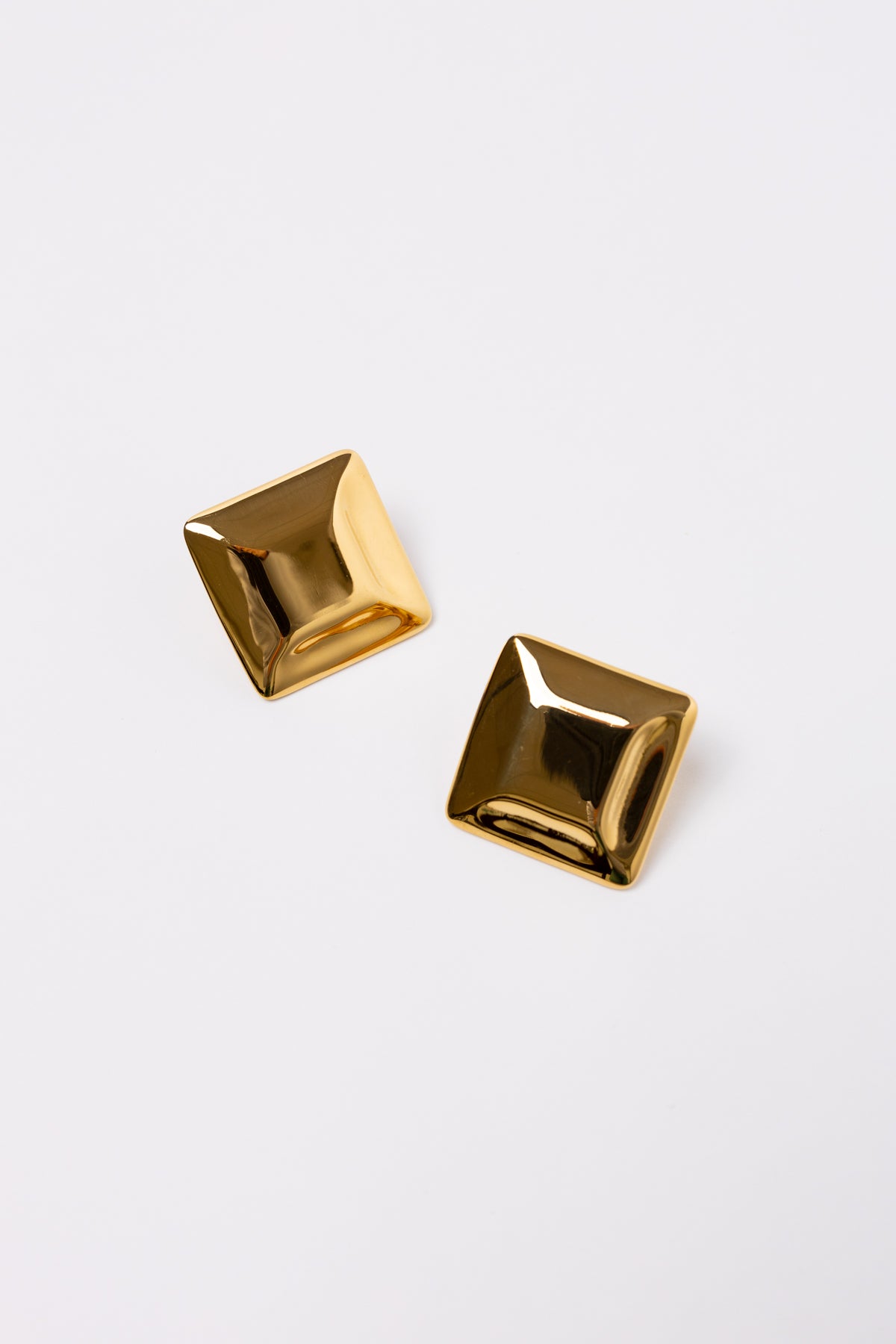 OSTKAKA ★ FEMINA EARRING GOLD [正規品/関税込] Luxurious 22k Gold stud handmade Earrings 22kt Fine Gold