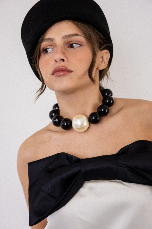 ICONIC NECKLACE WHITE