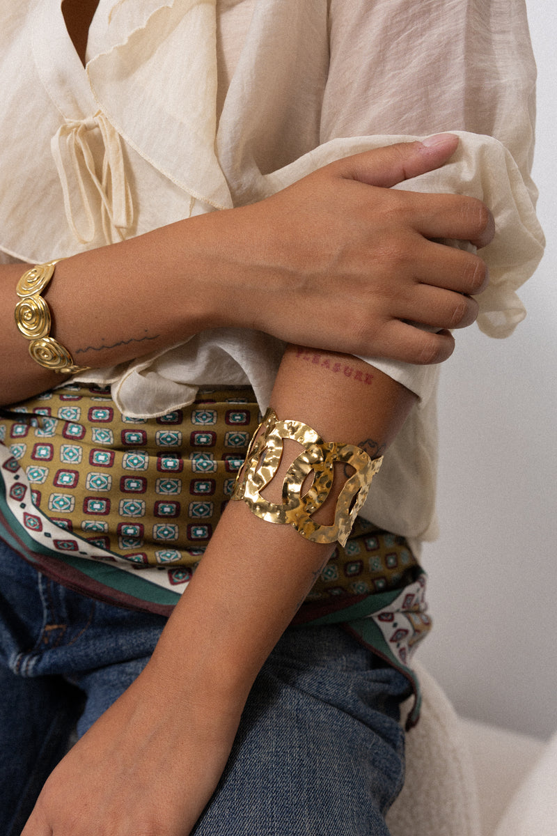 HOOP CUFF