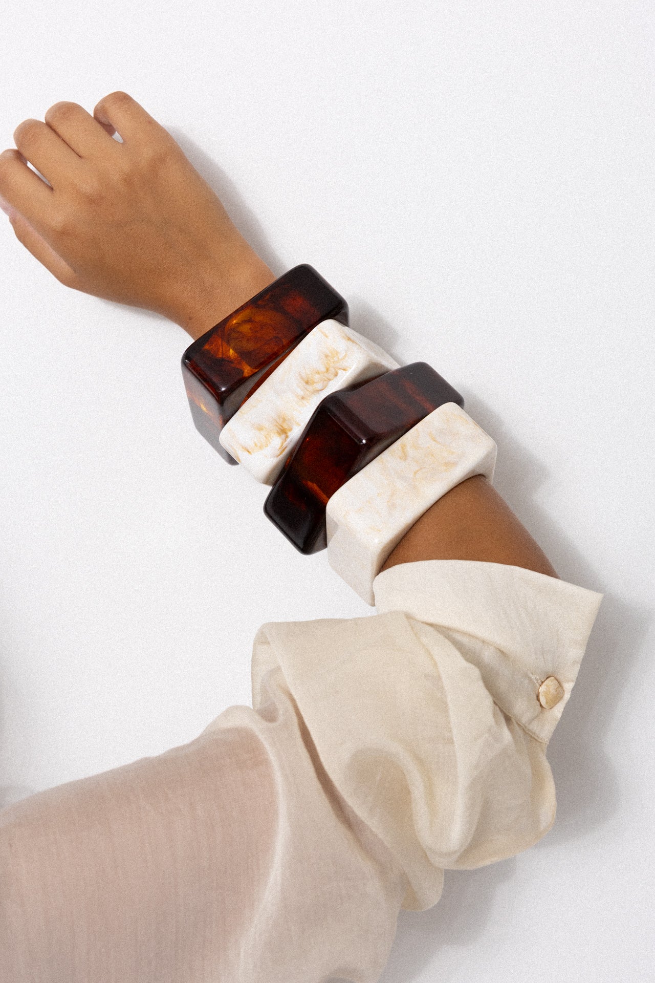 SQUARE CUFF LATTE