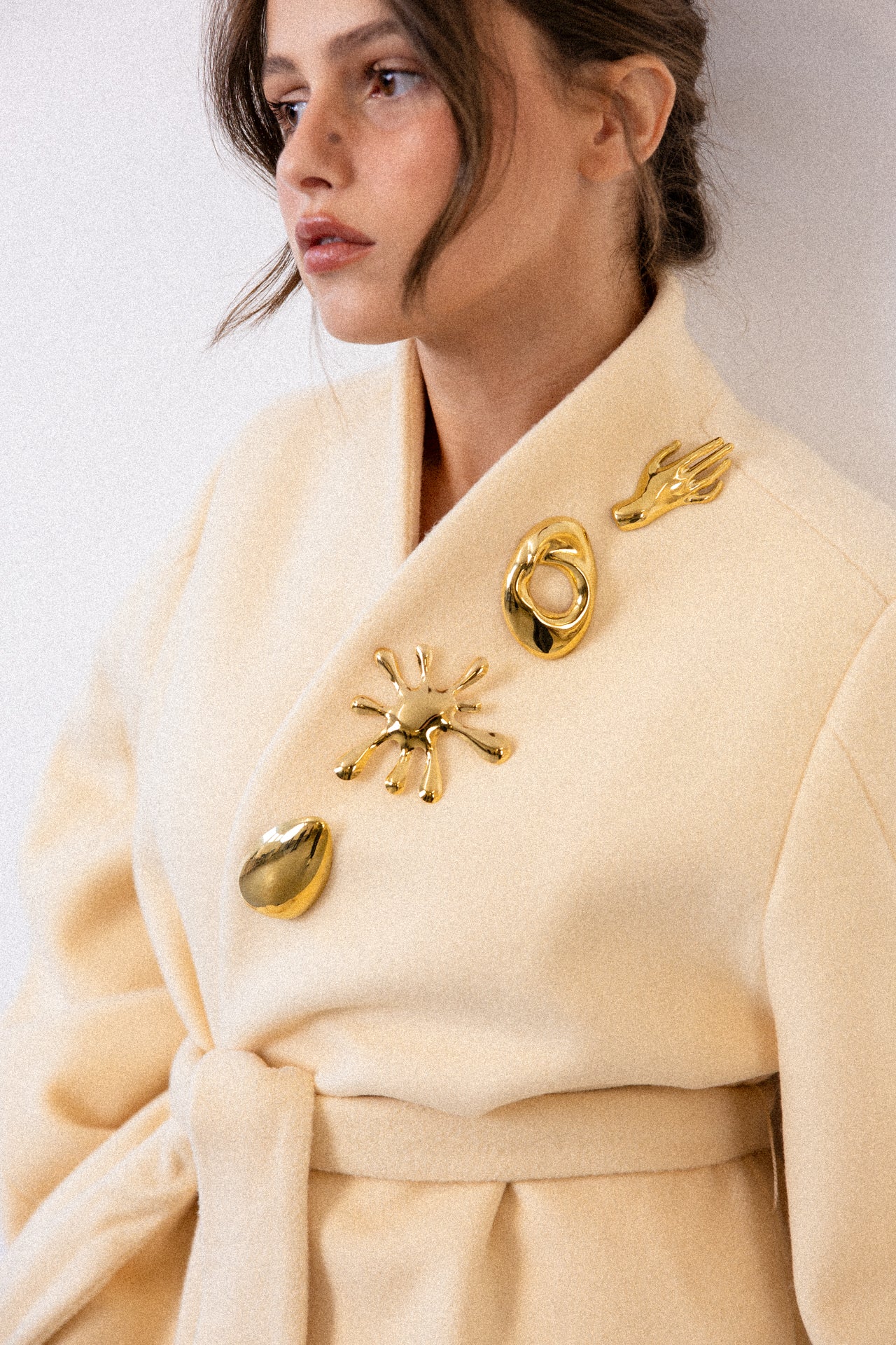 BLOW BROOCH