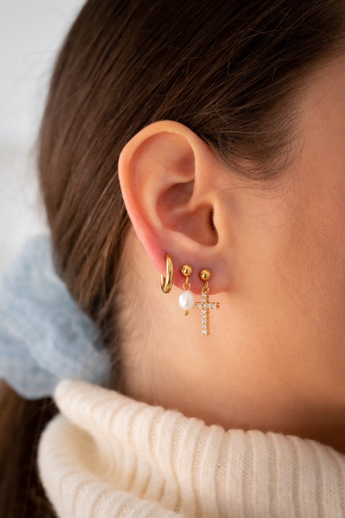 TINY PEARL EARRING