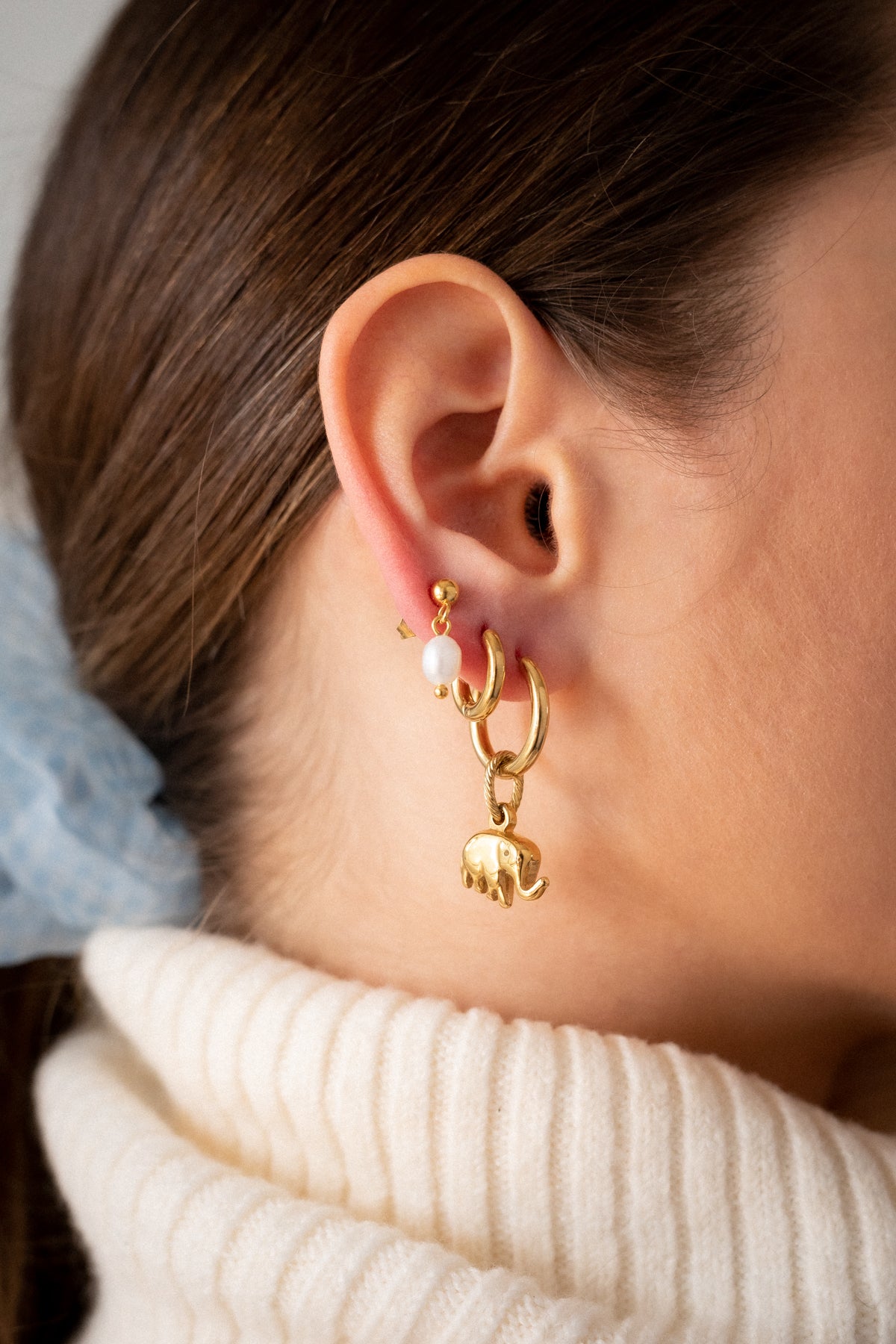 TINY PEARL EARRING