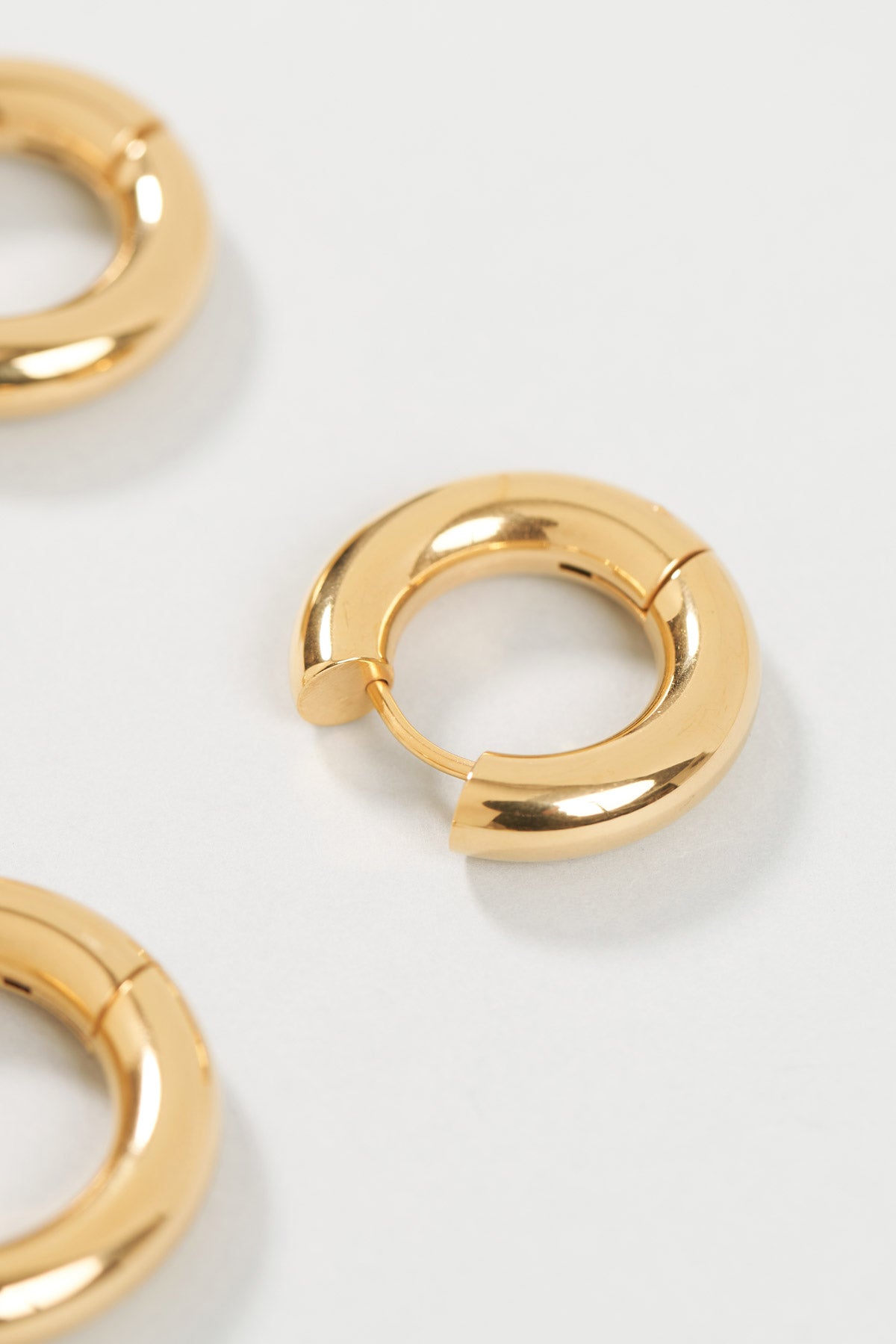 BELLA EARRINGS