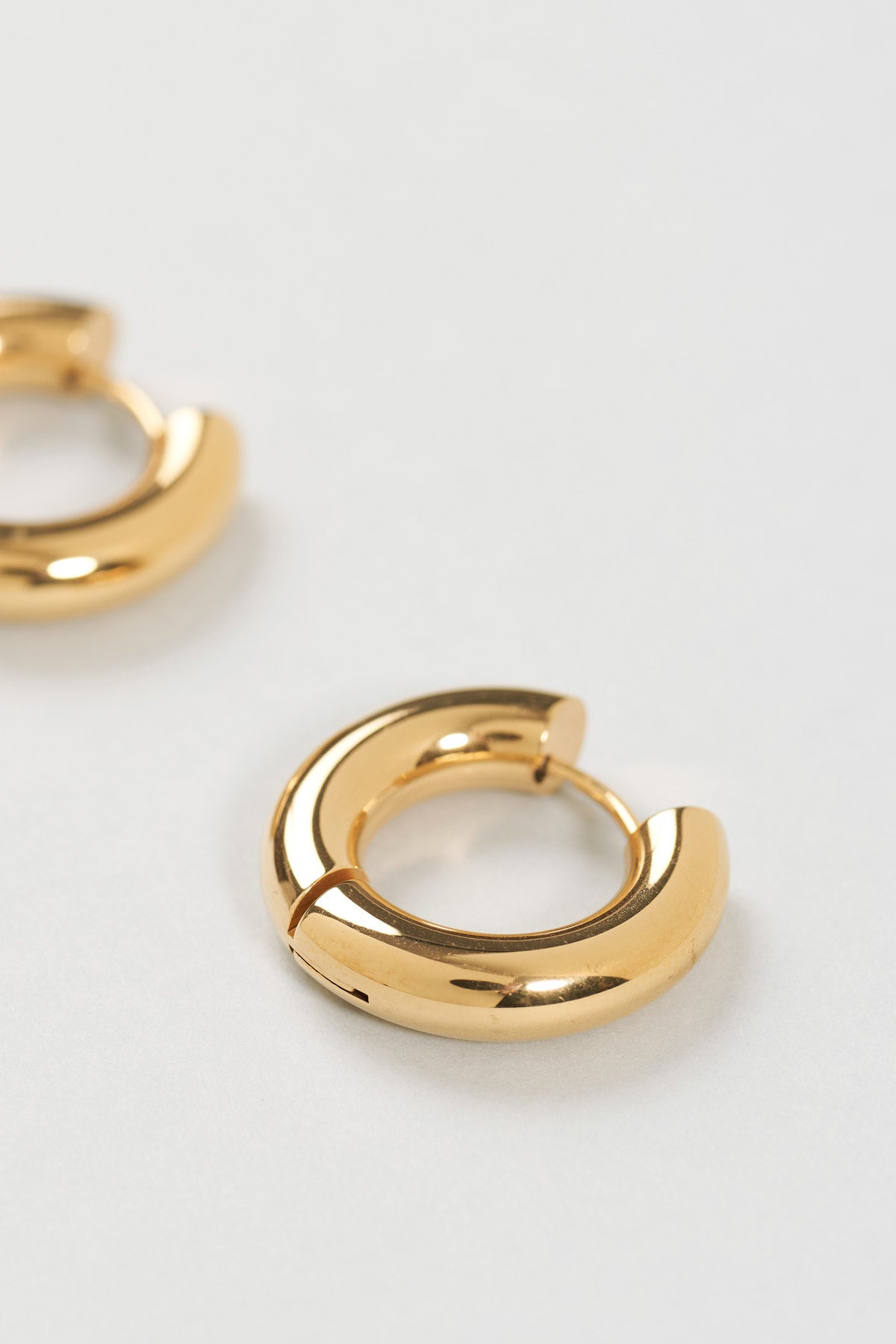 BELLA EARRINGS